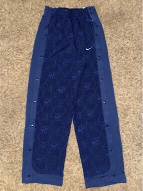 Nike Men’s Therma-Fit Goddess Of Victory Blue Woven Tearaway Pants Sample